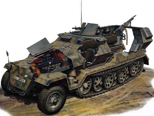выпускался серийно с 1939 по 1945 год полугусеничный бронетранспортер SdKfz 251