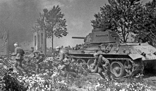 70 лет назад началась Курская битва Т-34 и бойцы Красной Армии
