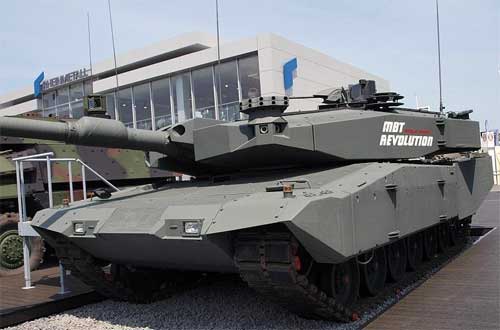 На Eurosatory-2010 было впервые рассказано и показан улучшенный танк Leopard 2A4 Основной боевой танк