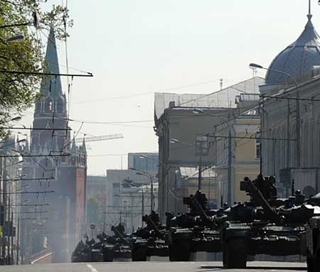 Танки Т-90 участвуют в параде 2012 года Парад в Москве