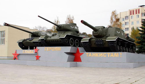Памятник Героям-танкистам у КПП Памятник Героям-танкистам