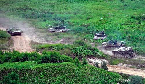 Учения в рамках комплексной проверки войск Восточного военного округа. Фото пресс-службы Президента России Учения в рамках комплексной проверки