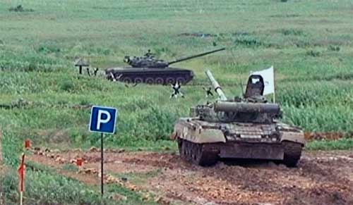 Скрин с видео Танковый биатлон