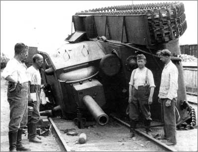 Авария при погрузке КВ-2 Танк
