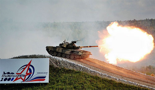 танк Т-90 был принят на вооружение в 1992 году Т-90