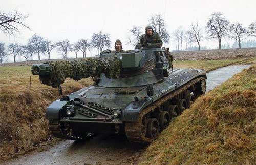 Легкий танк SK-105 «Кирасир» Легкий танк SK-105 «Кирасир»