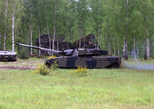 Оригинальным техническим решением является размещение топливных баков Оригинальным техническим решением является размещение топливных баков